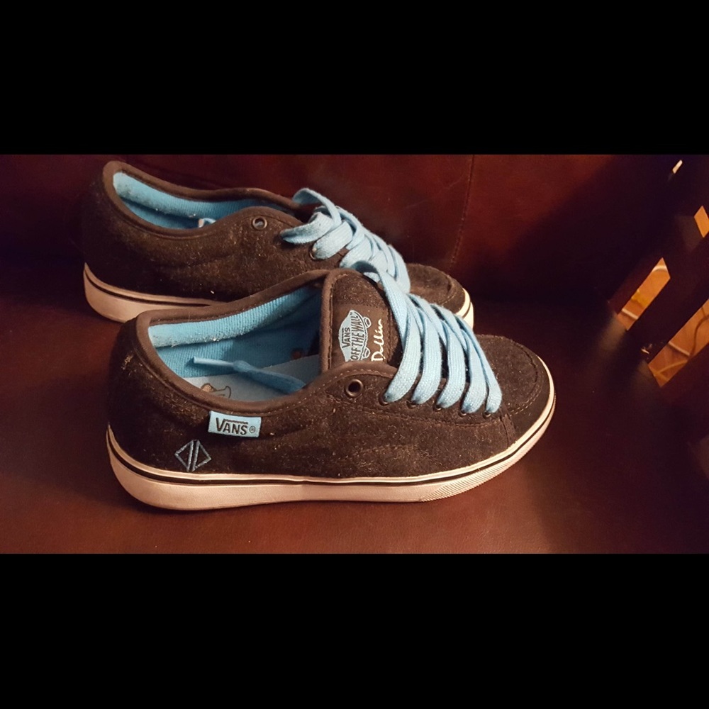 Vans - Picture 2 of 2
